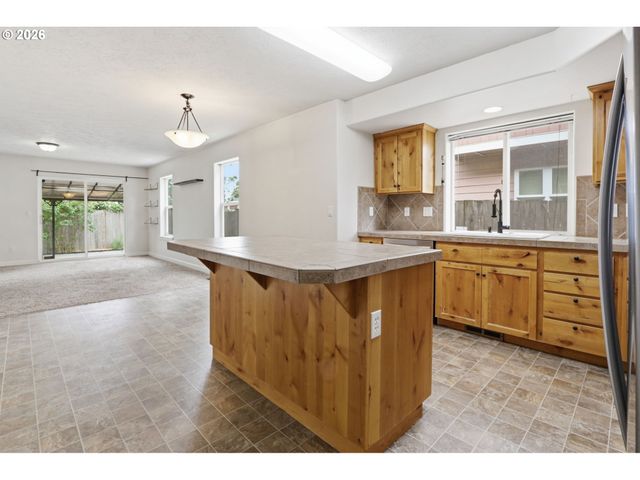 581 Se 204TH Pl, Gresham, OR 97030