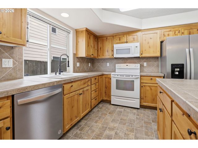 581 Se 204TH Pl, Gresham, OR 97030