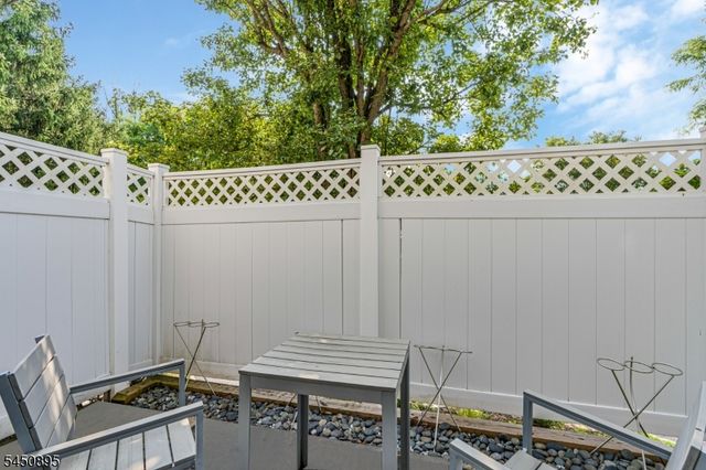 1 Teal Ln, Bedminster Twp., NJ 07921