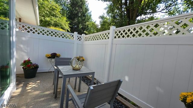 1 Teal Ln, Bedminster Twp., NJ 07921