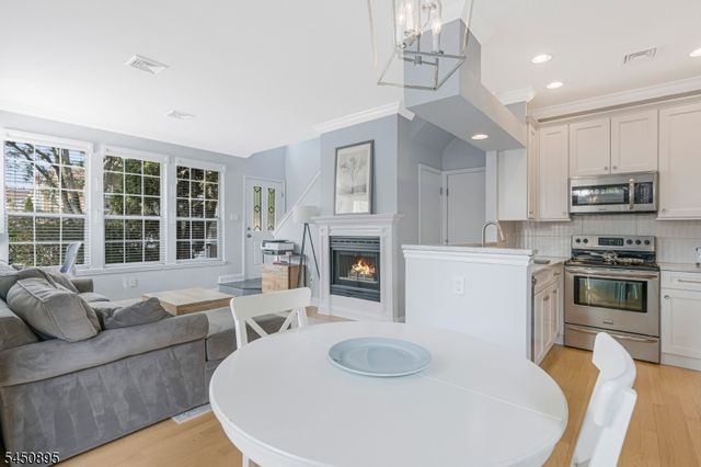 1 Teal Ln, Bedminster Twp., NJ 07921