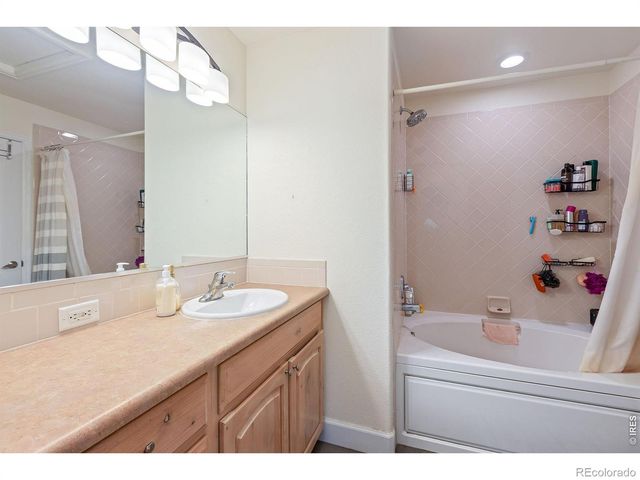 5775 29th Street 811, Greeley, CO 80634