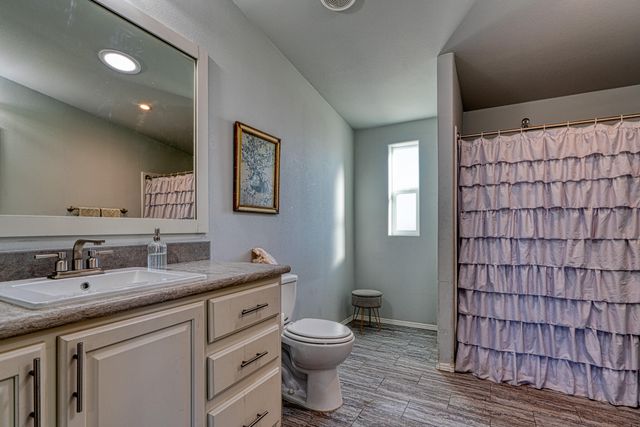 400 Peacock Road, Estancia, NM 87016