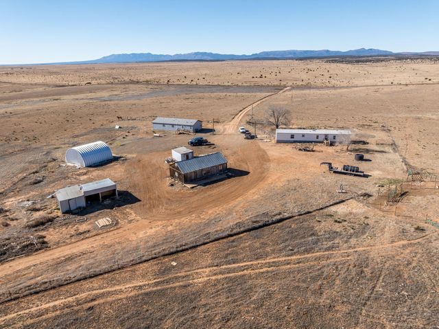 400 Peacock Road, Estancia, NM 87016