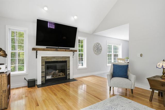 165 South Ridge Drive, Manchester, NH 03109