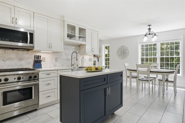 165 South Ridge Drive, Manchester, NH 03109