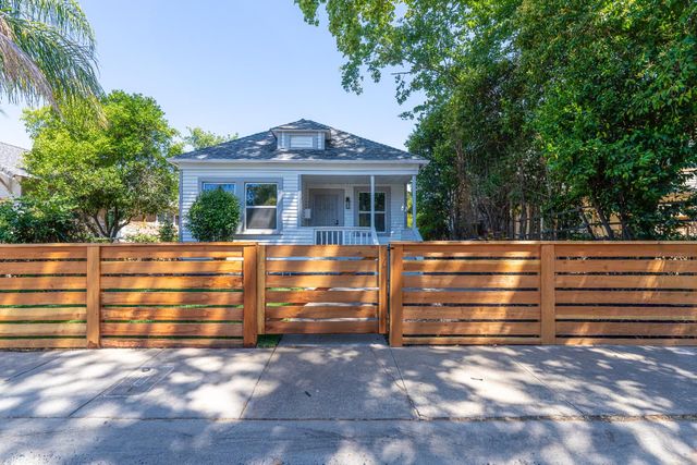3271 8th Ave, Sacramento, CA 95817