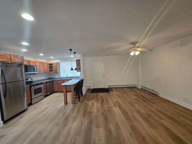 4976 N MILWAUKEE Avenue 103, Chicago, IL 60630