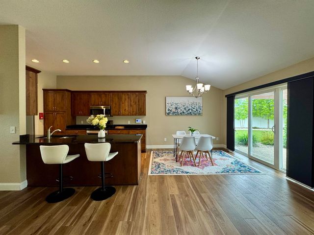 1617 SE Valley Bluffs Dr, Minot, ND 58701