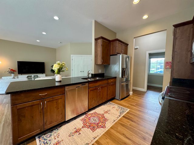 1617 SE Valley Bluffs Dr, Minot, ND 58701