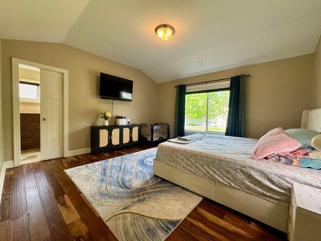 1617 SE Valley Bluffs Dr, Minot, ND 58701