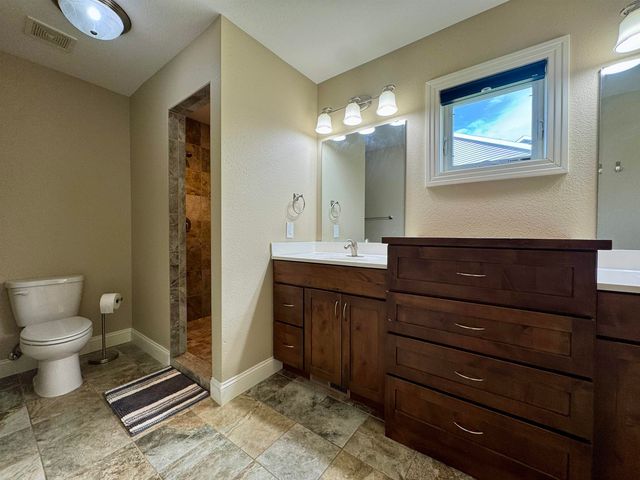 1617 SE Valley Bluffs Dr, Minot, ND 58701