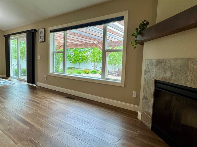 1617 SE Valley Bluffs Dr, Minot, ND 58701