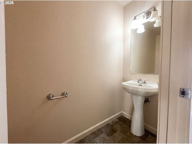 6103 Ne 34TH St, Vancouver, WA 98661