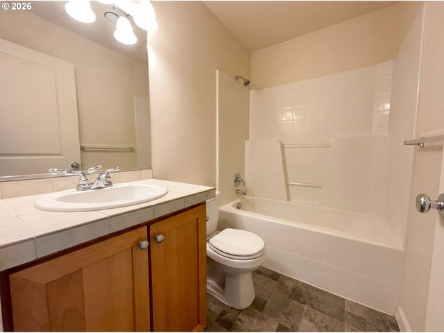 6103 Ne 34TH St, Vancouver, WA 98661