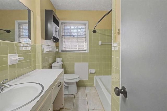 215 Parkway Drive, Adairsville, GA 30103