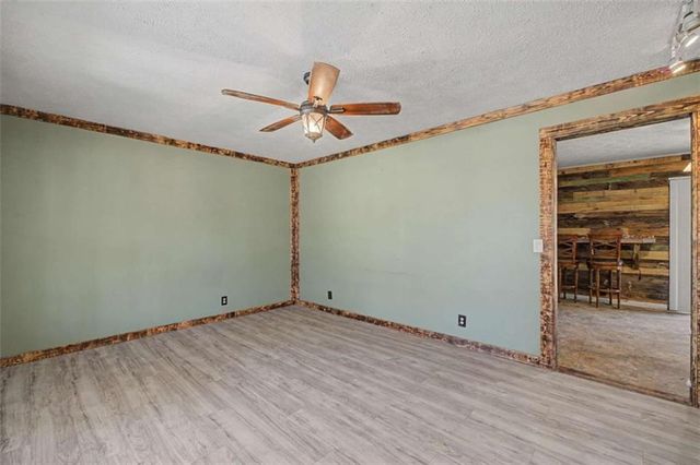 215 Parkway Drive, Adairsville, GA 30103