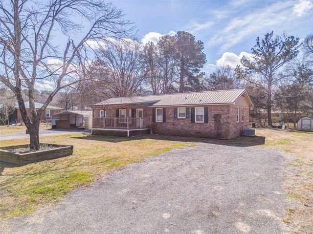 215 Parkway Drive, Adairsville, GA 30103