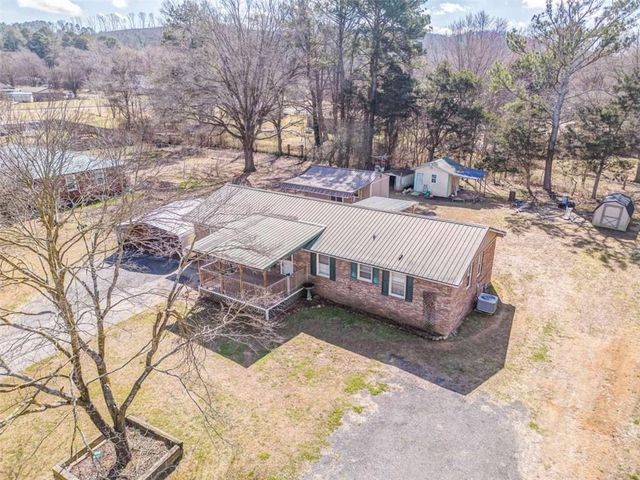 215 Parkway Drive, Adairsville, GA 30103