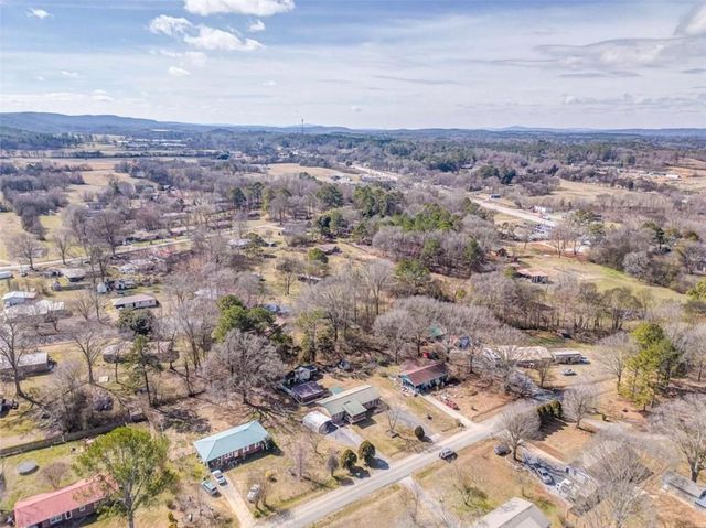 215 Parkway Drive, Adairsville, GA 30103