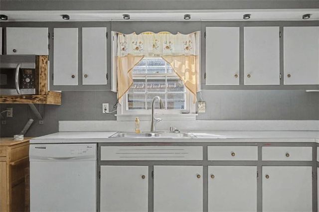 215 Parkway Drive, Adairsville, GA 30103