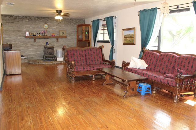 312 Magnolia Street, Hico, TX 76457