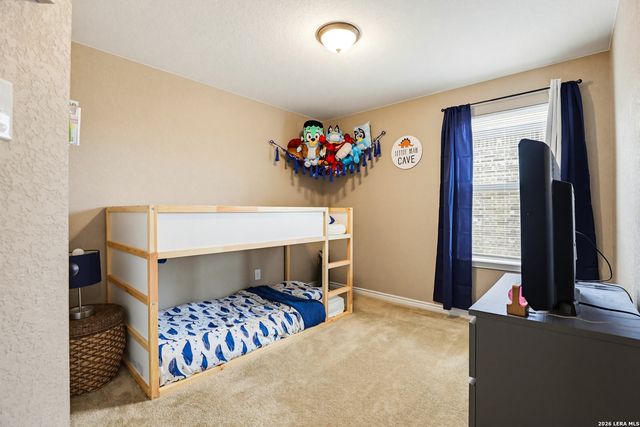 302 SHADOW TER, Universal City, TX 78148