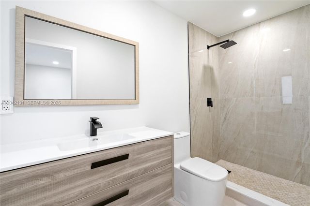 5890 NW 15th St, Sunrise, FL 33313