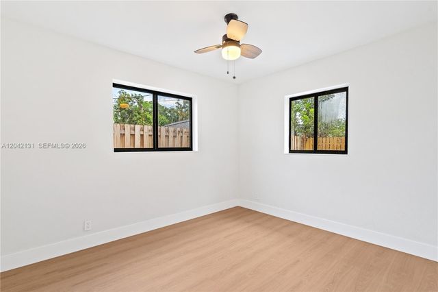 5890 NW 15th St, Sunrise, FL 33313