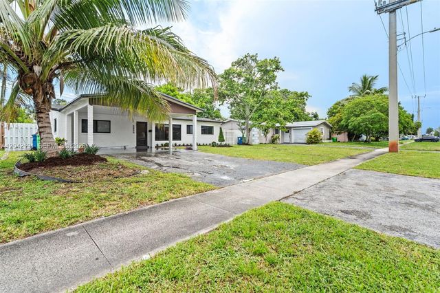 5890 NW 15th St, Sunrise, FL 33313