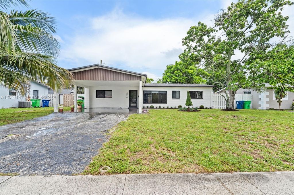 5890 NW 15th St, Sunrise, FL 33313
