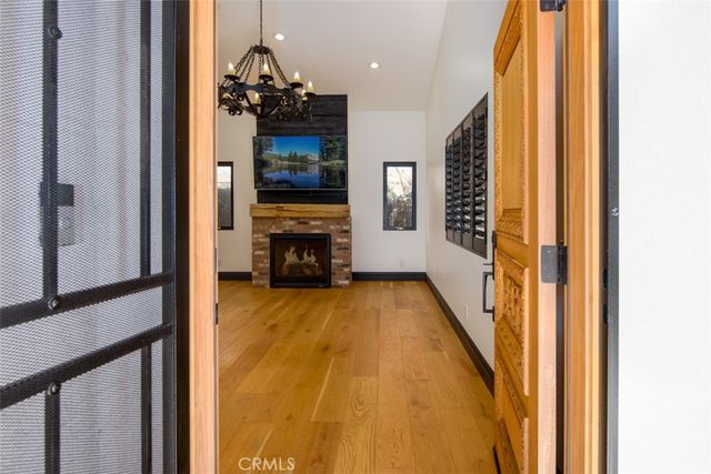 199 N Myers Street, Burbank, CA 91506