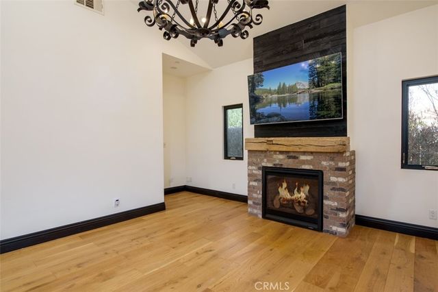 199 N Myers Street, Burbank, CA 91506