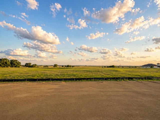 304 Sleep Hollow, Jarrell, TX 76537