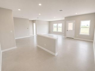 304 Sleep Hollow, Jarrell, TX 76537
