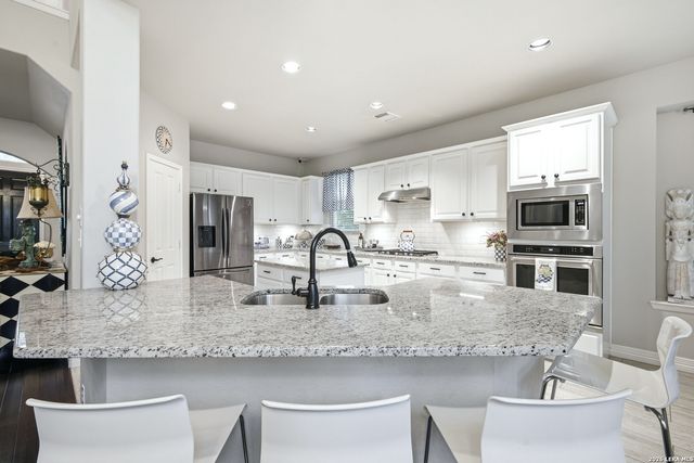 902 Pickwick, San Antonio, TX 78260
