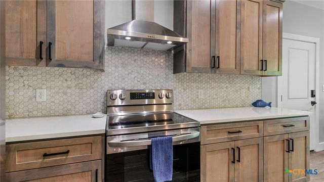 540 River Run 113, New Braunfels, TX 78132