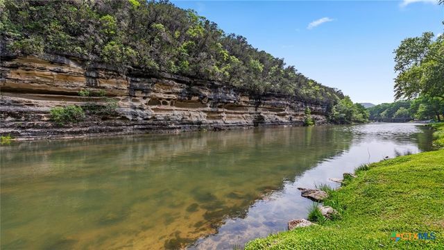 540 River Run 113, New Braunfels, TX 78132