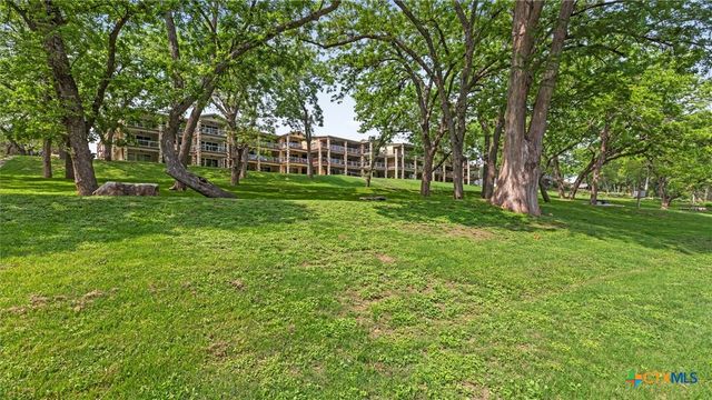 540 River Run 113, New Braunfels, TX 78132