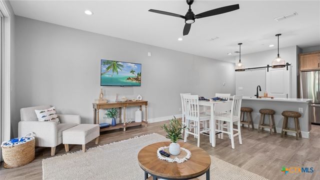 540 River Run 113, New Braunfels, TX 78132