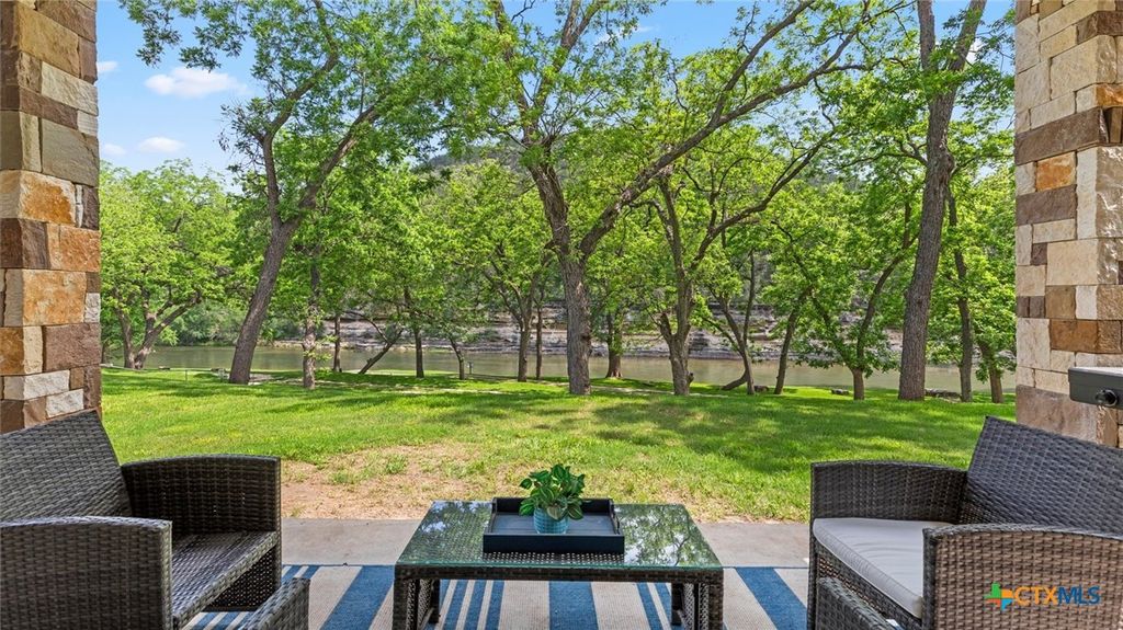 540 River Run 113, New Braunfels, TX 78132