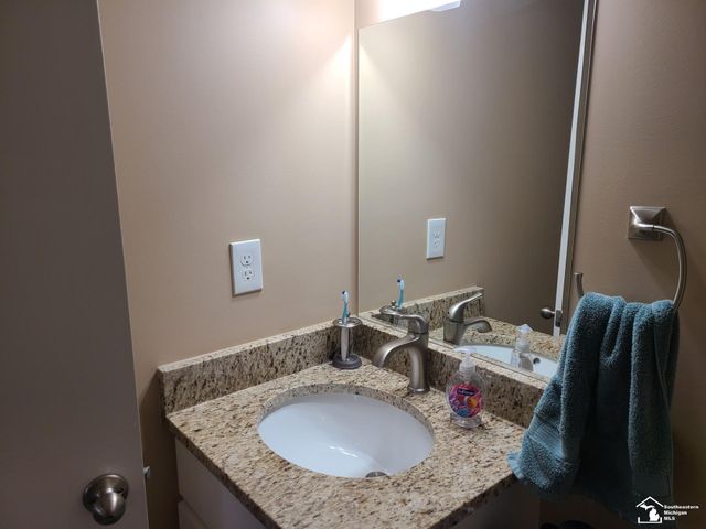 523 John Anderson Court, Monroe, MI 48162