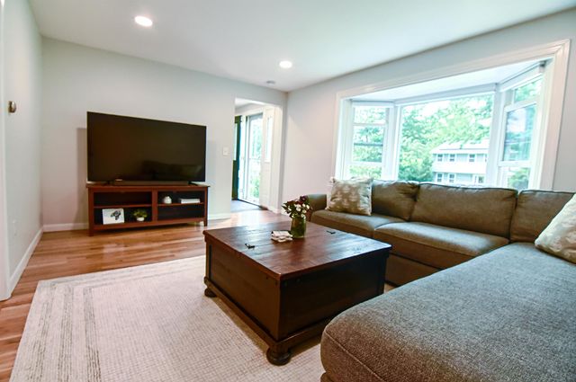 16 Century Road, Nashua, NH 03064
