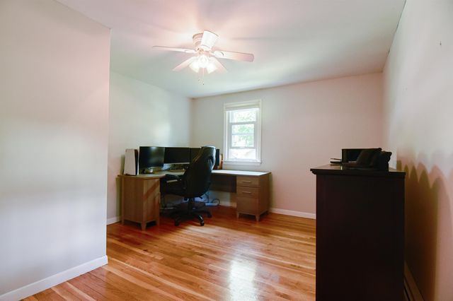 16 Century Road, Nashua, NH 03064
