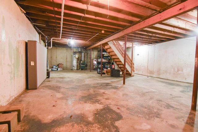 16 Century Road, Nashua, NH 03064