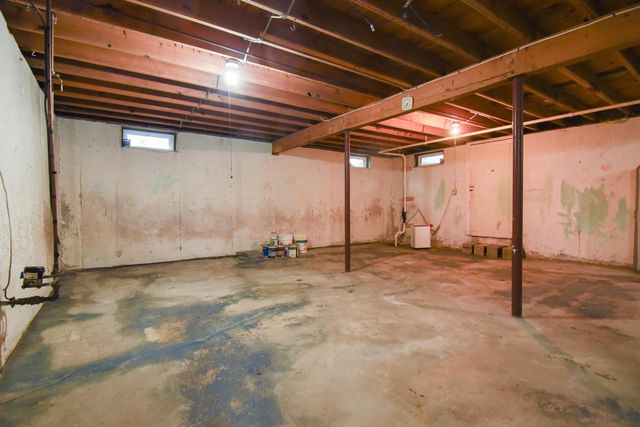 16 Century Road, Nashua, NH 03064