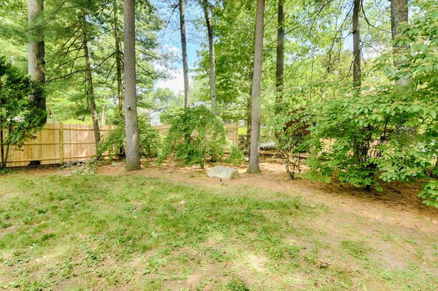 16 Century Road, Nashua, NH 03064