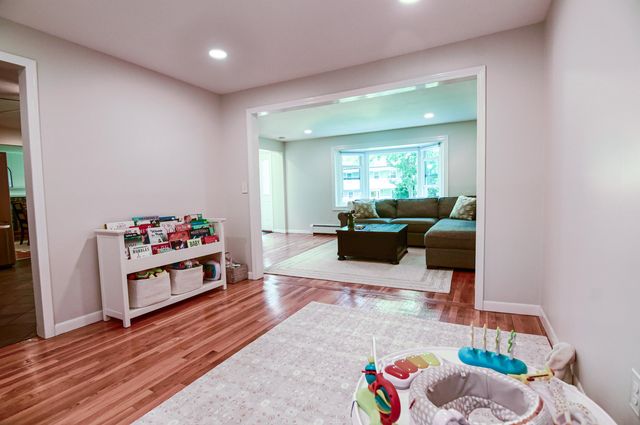 16 Century Road, Nashua, NH 03064