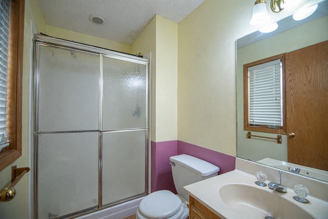 1242 Myrtle Street N, Maplewood, MN 55119