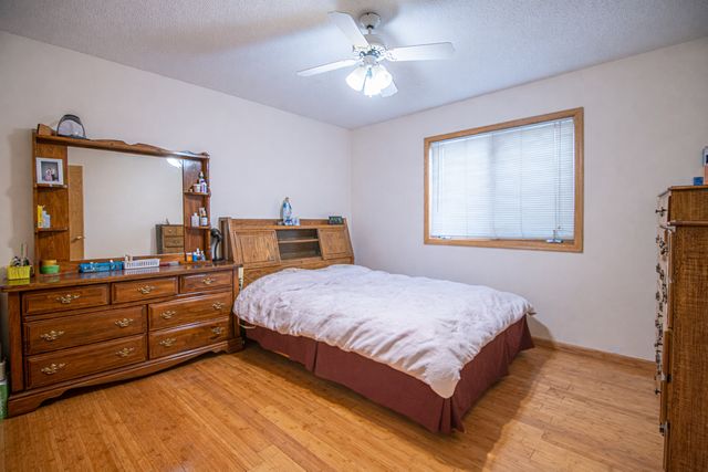 1242 Myrtle Street N, Maplewood, MN 55119